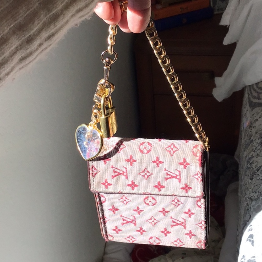 Small chain with Marino glass heart charm& lv lock and key - Picture 5 of 7